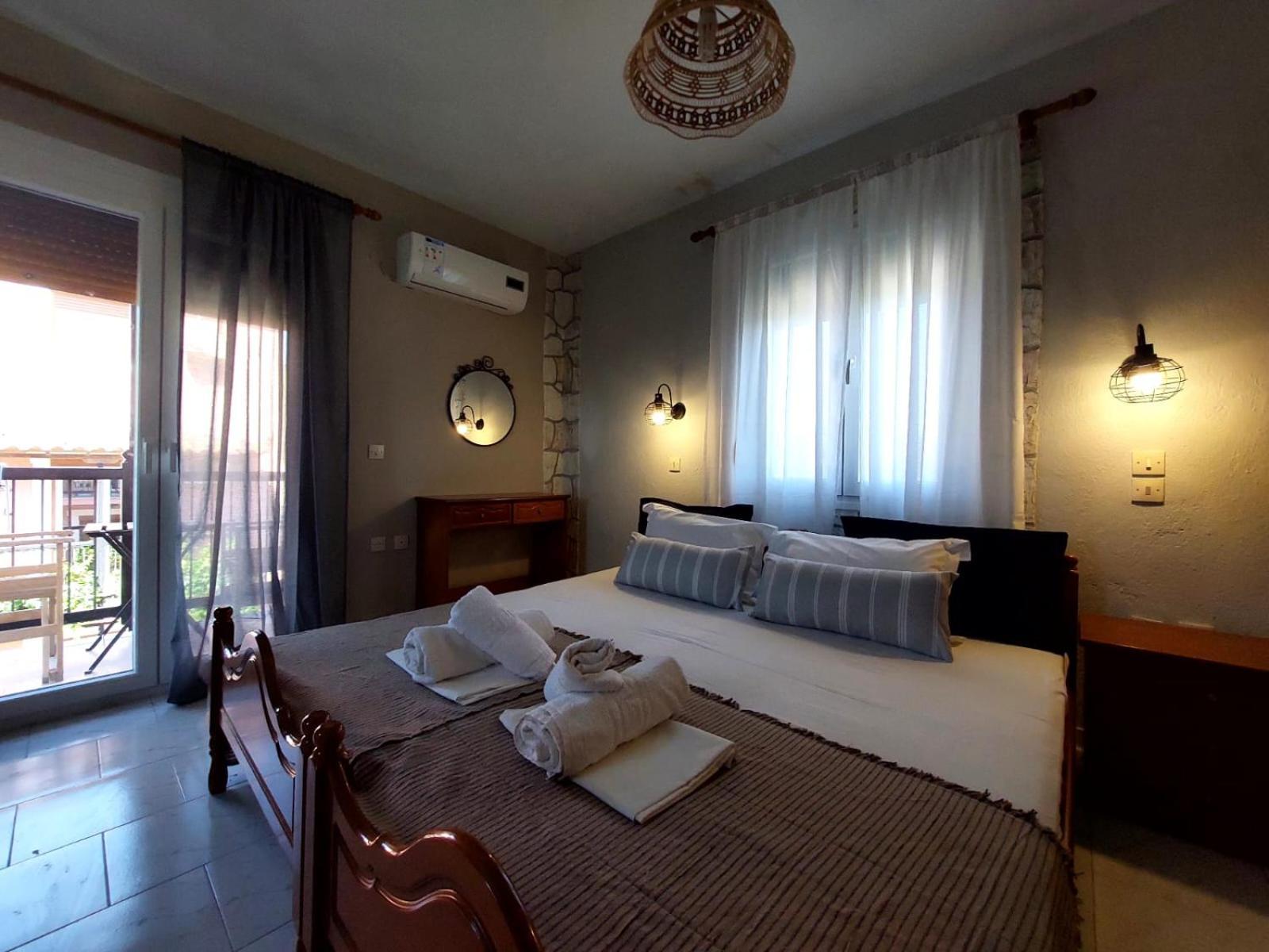 Georgia Studios Stafylos Habitación foto